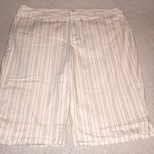 Women’s capris